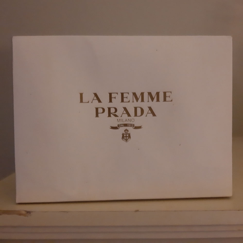 PRADA Logo Box LA FEMME MILANO - Picture 4 of 6